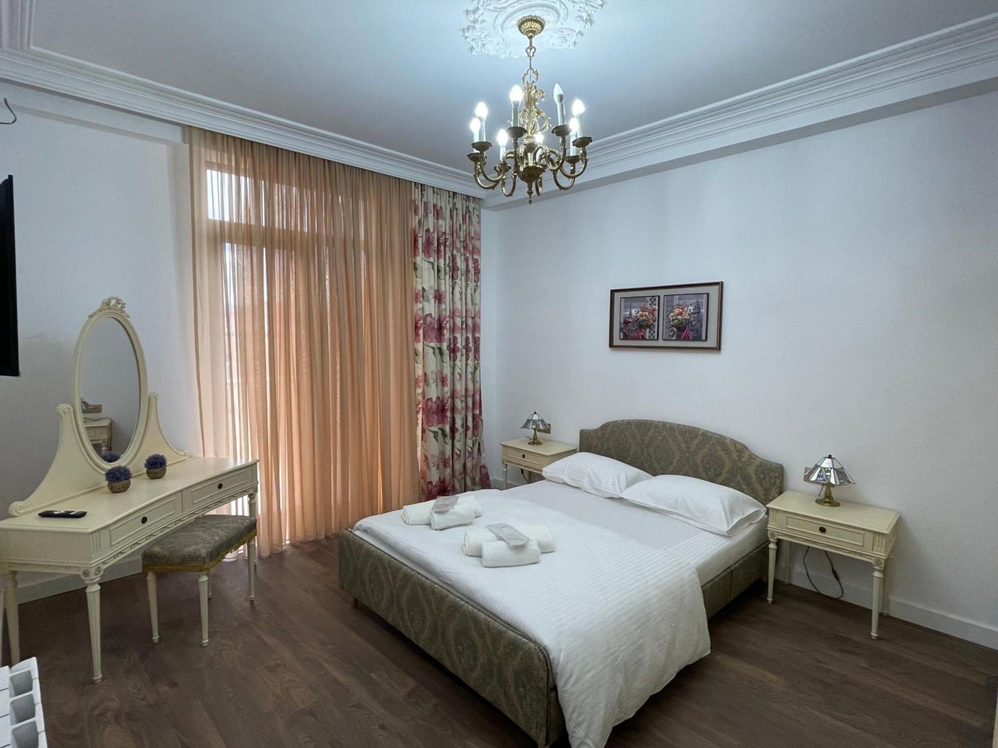 Picasso Apartment Кутаїсі Екстер'єр фото