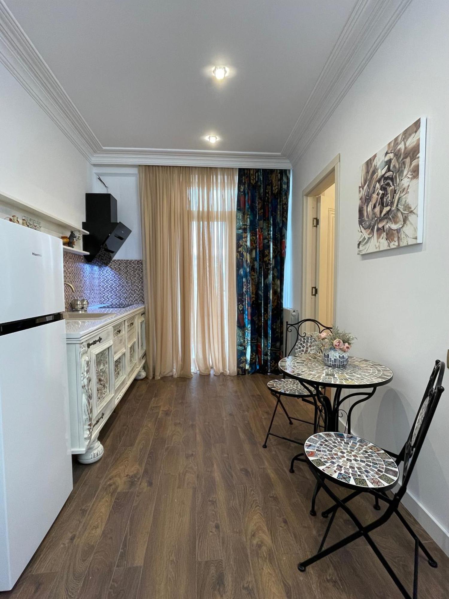 Picasso Apartment Кутаїсі Екстер'єр фото