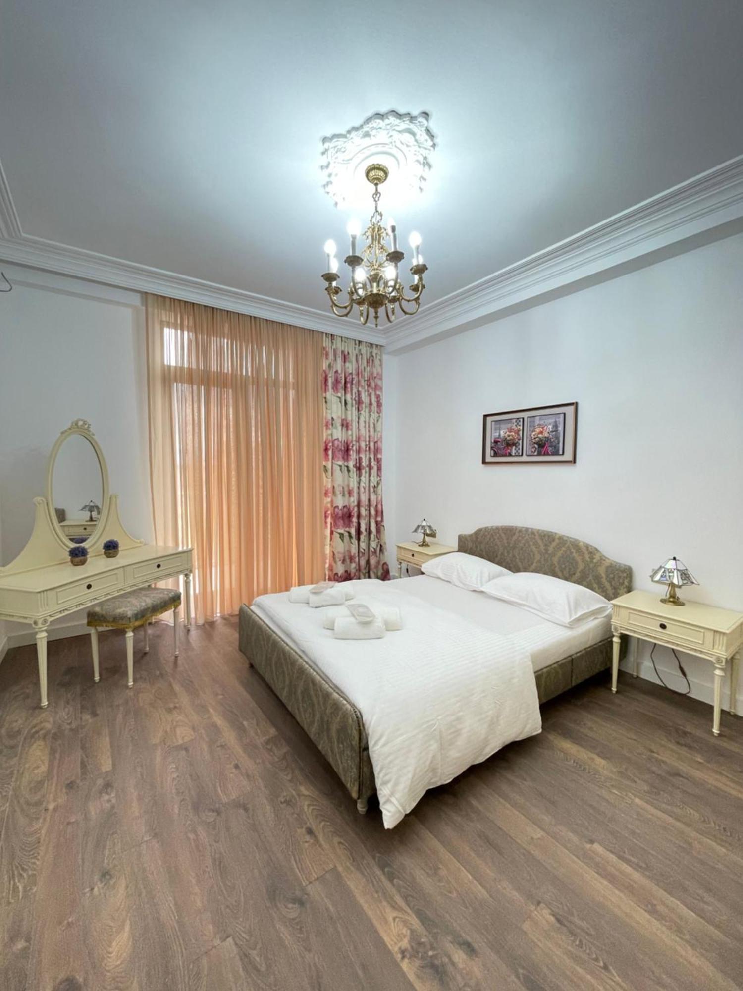 Picasso Apartment Кутаїсі Екстер'єр фото
