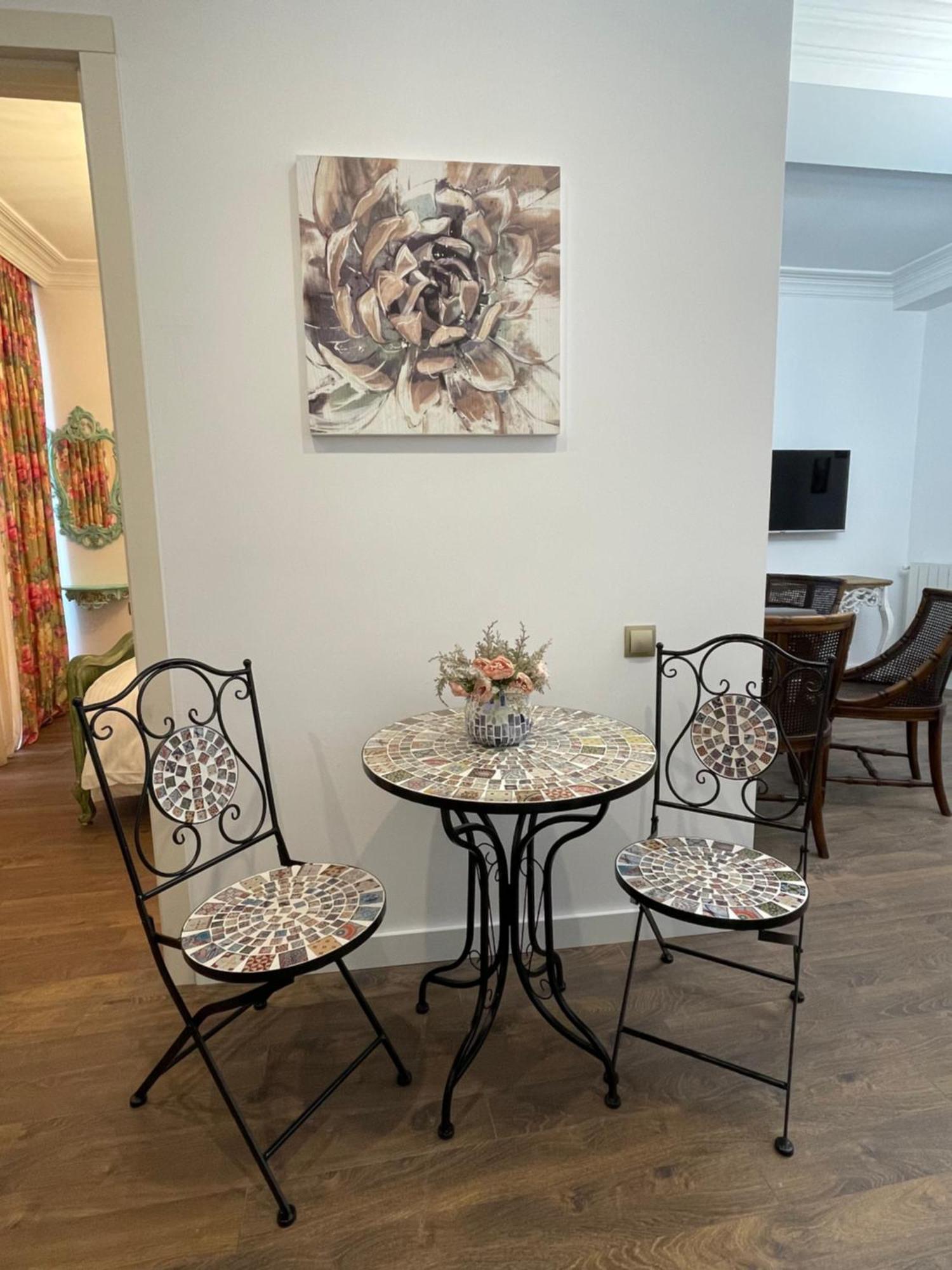 Picasso Apartment Кутаїсі Екстер'єр фото